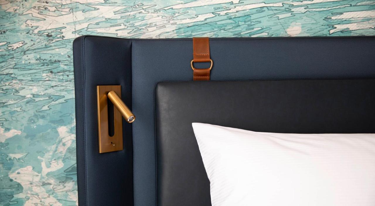 Hotel Indigo Dubai Downtown By Ihg Esterno foto A bed light