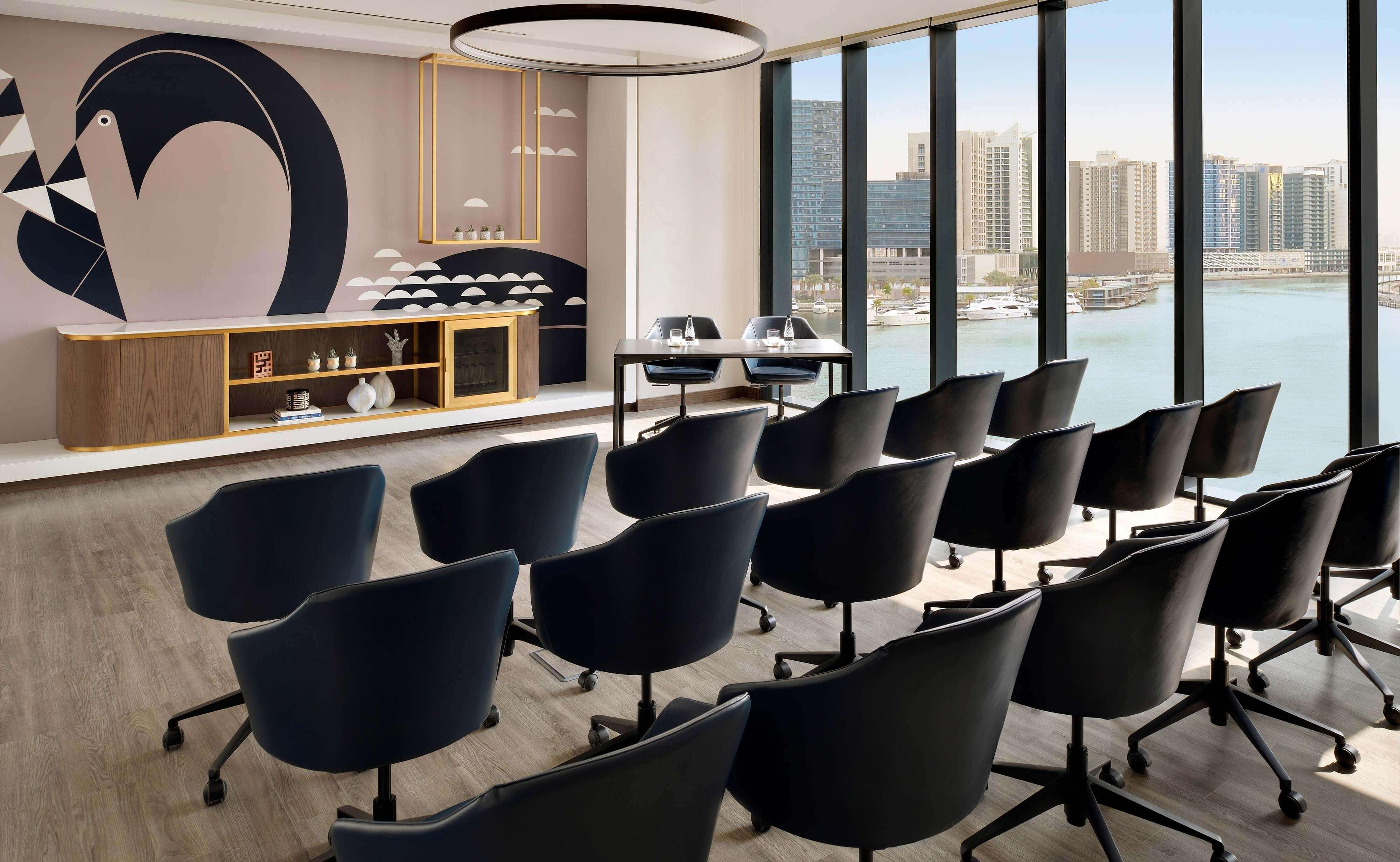 Hotel Indigo Dubai Downtown By Ihg Esterno foto Meeting room